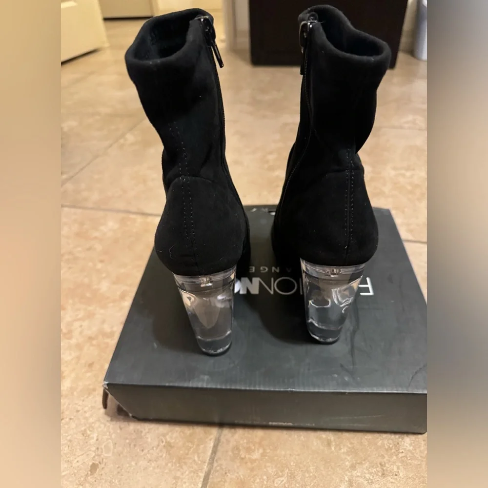 NIB Fashion Nova Luna Ankle Bootie - Picture 5 of 10